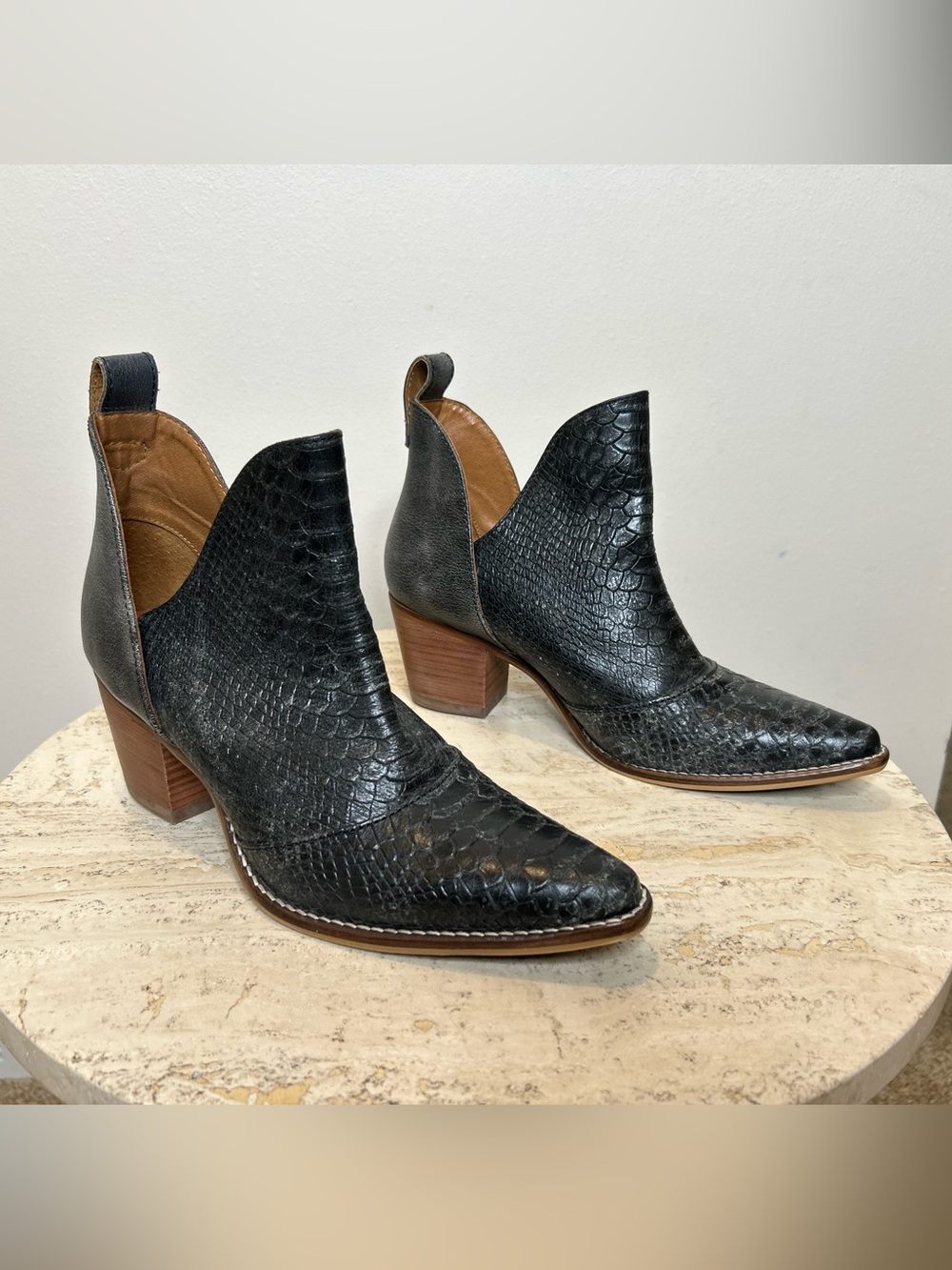 Nocona Boots Black Leather Pointed Toe Chelsea Boots Size 9.5B